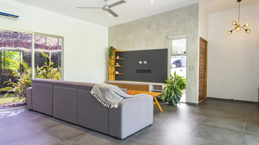 Elegant 3-Bedroom Home with Pool in Uvita’s Jardines del MoreteModern Office For Rent