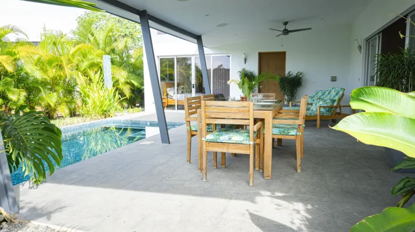 Elegant 3-Bedroom Home with Pool in Uvita’s Jardines del MoreteModern Office For Rent