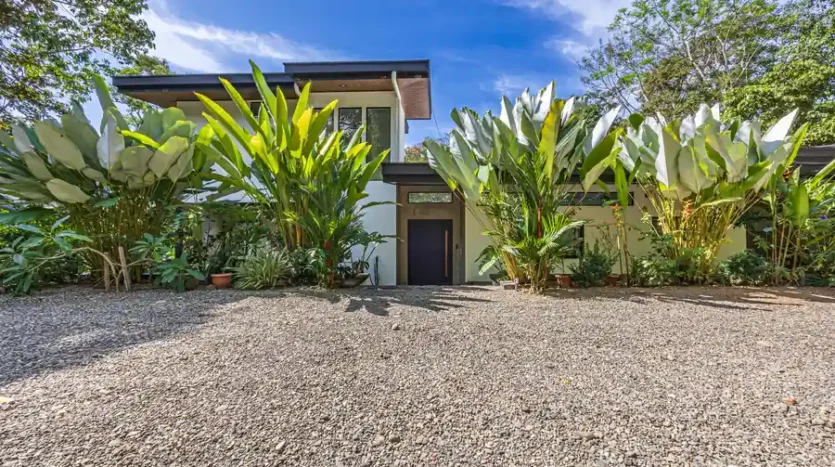 Ocean-View Luxury Home in Paradise Breezes – Private Retreat Near Dominical