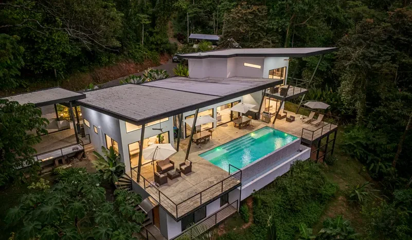 Ocean-View Luxury Home in Paradise Breezes – Private Retreat Near Dominical