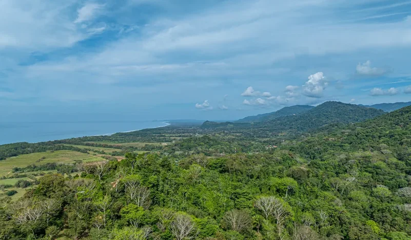 Ocean-View Luxury Home in Paradise Breezes – Private Retreat Near Dominical