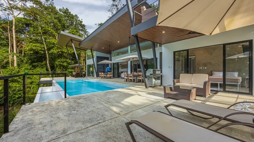Ocean-View Luxury Home in Paradise Breezes – Private Retreat Near Dominical