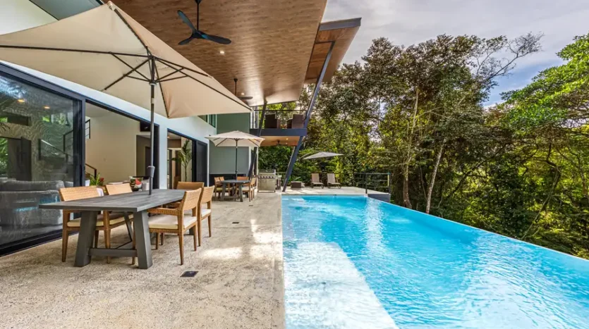 Ocean-View Luxury Home in Paradise Breezes – Private Retreat Near Dominical